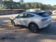 ✅ 2022 Ford Mustang Mach-E Premium • VIN: 3FMTK3R79NMA19462 • Лот: 43372258. Опубликован ранее на IAAI с пробегом 88 779 миль. Бесплатный доступ к архиву аукционных продаж из США и подробный отчёт об истории автомобиля на DreamBid. Изображение 3.