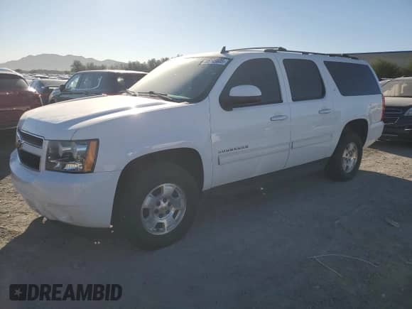 2014 Chevrolet Suburban LT z VIN 1GNSKJE70ER198068, wystawiony jako Copart lot #85145605 z przebiegiem 97 369 mil mil oraz Szkoda całkowita • Salvage title. Historia ofert i sprzedaży dostępna na DreamBid. Obrazek 1.