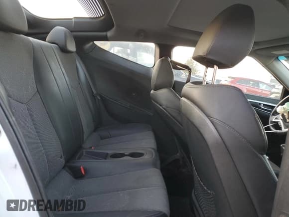 ✅ 2015 Hyundai Veloster • VIN: KMHTC6AD6FU237811 • Lot: 83592974. Listed on Copart with 122,604 mi. Free auction sales archive from the USA and detailed vehicle history report at DreamBid. Image 10.