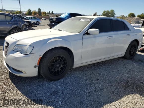 ✅ 2017 Chrysler 300 Limited • VIN: 2C3CCAAG0HH612779 • Lot: 91992535. Wystawiony na Copart z przebiegiem 167 372 mil. Bezpłatny archiwum sprzedaży aukcyjnych z USA i szczegółowy raport historii pojazdu na DreamBid. Zdjęcie 1.