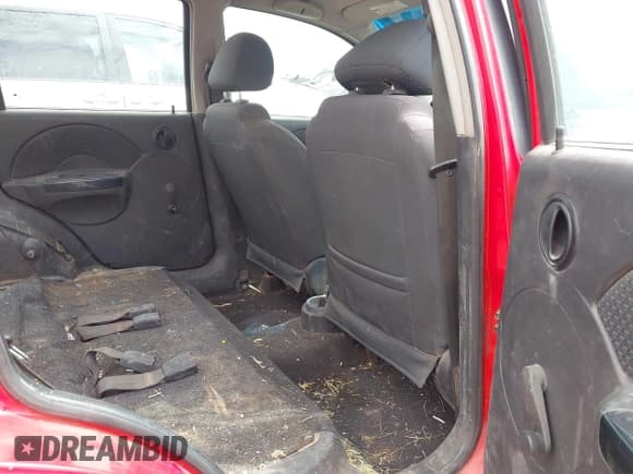 ✅ 2006 Chevrolet Aveo LS • VIN: KL1TD66696B652250 • Lot: 42015003. Wystawiony na IAAI z przebiegiem 143 336 mil. Bezpłatny archiwum sprzedaży aukcyjnych z USA i szczegółowy raport historii pojazdu na DreamBid. Zdjęcie 8.