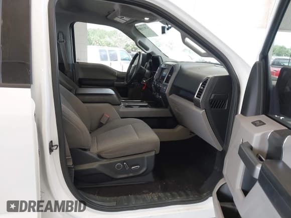 ✅ 2017 Ford F-150 XL • VIN: 1FTEW1C8XHFA75762 • Lot: 42835570. Wystawiony na IAAI z przebiegiem 89 055 mil. Bezpłatny archiwum sprzedaży aukcyjnych z USA i szczegółowy raport historii pojazdu na DreamBid. Zdjęcie 5.