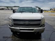 ✅ 2011 Chevrolet Silverado 2500HD Work Truck • VIN: 1GC0CVCG6BF252302 • Lot: 59610875. Wystawiony na Copart z przebiegiem 176 769 mil. Bezpłatny archiwum sprzedaży aukcyjnych z USA i szczegółowy raport historii pojazdu na DreamBid. Zdjęcie 5.