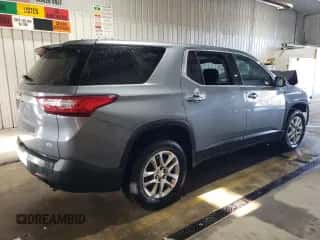 2020 Chevrolet Traverse LS z VIN 1GNEVFKW0LJ272159, wystawiony jako Copart lot #85830295 z przebiegiem Nie podano mil oraz Szkoda całkowita • Salvage title. Historia ofert i sprzedaży dostępna na DreamBid. Obrazek 3.