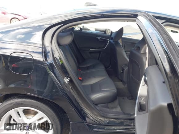 ✅ 2015 Volvo S60 T5 Premier • VIN: YV1612TK5F1353489 • Lot: 43583828. Listed on IAAI with 99,150 mi. Free auction sales archive from the USA and detailed vehicle history report at DreamBid. Image 8.