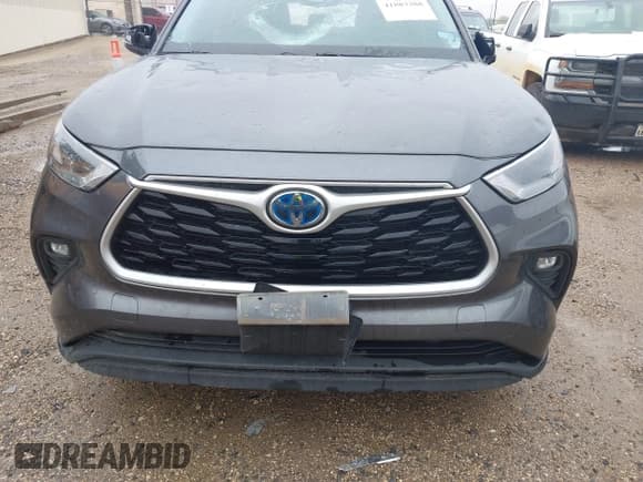 ✅ 2023 Toyota Highlander Hybrid LE • VIN: 5TDZARAH6PS519655 • Lot: 41883388. Wystawiony na IAAI z przebiegiem 31 340 mil. Bezpłatny archiwum sprzedaży aukcyjnych z USA i szczegółowy raport historii pojazdu na DreamBid. Zdjęcie 12.