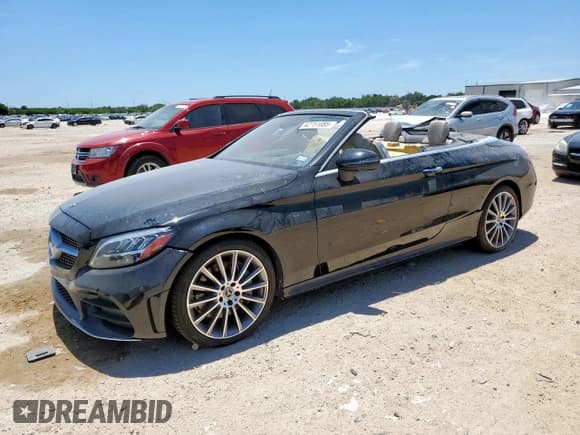 ✅ 2019 Mercedes-Benz C 300 • VIN: WDDWK8DB2KF854718 • Lot: 62751085. Wystawiony na Copart z przebiegiem Nie podano. Bezpłatny archiwum sprzedaży aukcyjnych z USA i szczegółowy raport historii pojazdu na DreamBid. Zdjęcie 1.