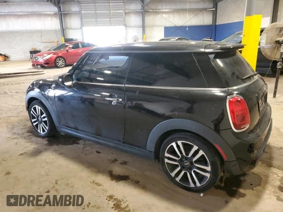 ✅ 2021 MINI Hardtop Cooper S • VIN: WMWXR5C09M2N05863 • Lot: 69428415. Listed on Copart with 33,149 mi. Free auction sales archive from the USA and detailed vehicle history report at DreamBid. Image 2.