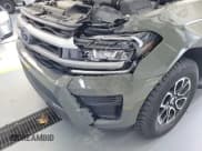 ✅ 2024 Ford Expedition XLT • VIN: 1FMJU1J86REA72349 • Lot: 43944786. Wystawiony na IAAI z przebiegiem 54 528 mil. Bezpłatny archiwum sprzedaży aukcyjnych z USA i szczegółowy raport historii pojazdu na DreamBid. Zdjęcie 4.