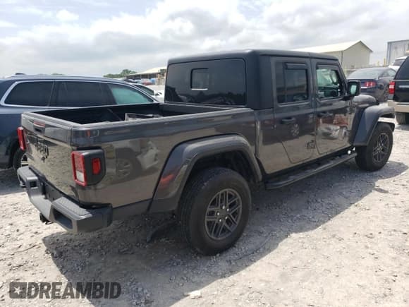 ✅ 2024 Jeep Gladiator Sport • VIN: 1C6HJTAG3RL109570 • Lot: 56641435. Wystawiony na Copart z przebiegiem 9 163 mil. Bezpłatny archiwum sprzedaży aukcyjnych z USA i szczegółowy raport historii pojazdu na DreamBid. Zdjęcie 3.