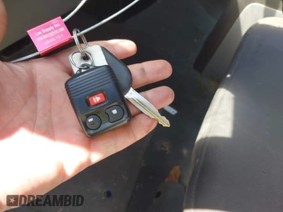 ✅ 2005 Ford F-150 STX • VIN: 1FTRX14W75FA02307 • Lot: 43018761. Listed on IAAI with 196,093 mi. Free auction sales archive from the USA and detailed vehicle history report at DreamBid. Image 11.