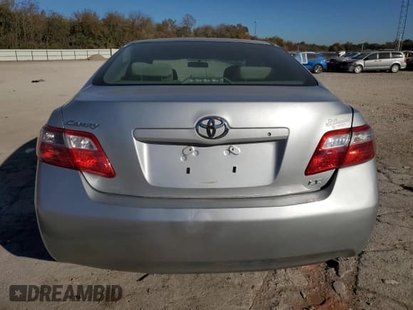 ✅ 2007 Toyota Camry CE • VIN: 4T1BE46K07U592038 • Lot: 92714305. Wystawiony na Copart z przebiegiem 144 332 mil. Bezpłatny archiwum sprzedaży aukcyjnych z USA i szczegółowy raport historii pojazdu na DreamBid. Zdjęcie 6.