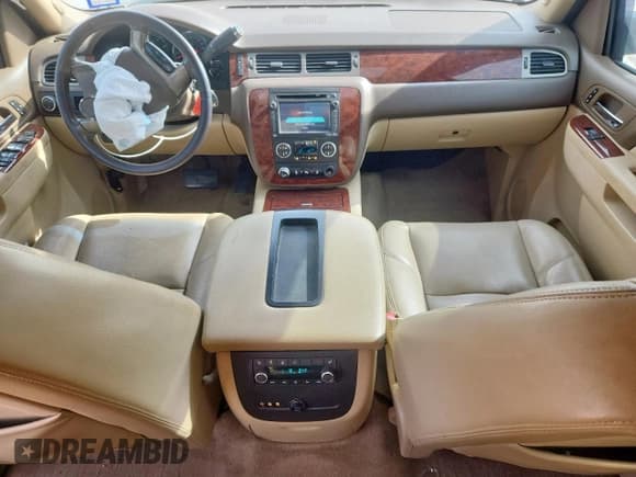 ✅ 2013 Chevrolet Tahoe LTZ • VIN: 1GNSCCE02DR260189 • Lot: 92812325. Wystawiony na Copart z przebiegiem 171 996 mil. Bezpłatny archiwum sprzedaży aukcyjnych z USA i szczegółowy raport historii pojazdu na DreamBid. Zdjęcie 8.