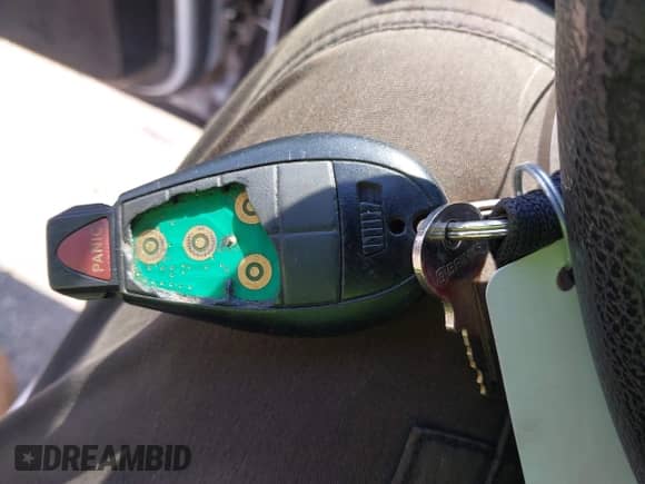 2016 Ram 1500 Tradesman z VIN 3C6JR6DT6GG255959, wystawiony jako IAAI lot #42646756 z przebiegiem 206 852 mil mil oraz . Historia ofert i sprzedaży dostępna na DreamBid. Obrazek 11.