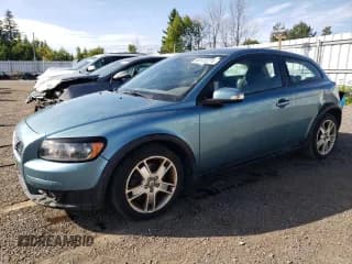 ✅ 2009 Volvo C30 • VIN: YV1MK382292122583 • Lot: 68120274. Wystawiony na Copart z przebiegiem 173 761 mil. Bezpłatny archiwum sprzedaży aukcyjnych z USA i szczegółowy raport historii pojazdu na DreamBid. Zdjęcie 1.