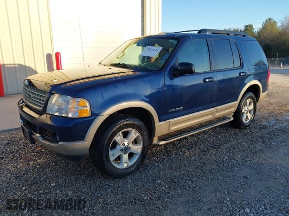✅ 2005 Ford Explorer Eddie Bauer • VIN: 1FMZU64W35UB04877 • Лот: 43819114. Опубликован ранее на IAAI с пробегом 218 967 миль. Бесплатный доступ к архиву аукционных продаж из США и подробный отчёт об истории автомобиля на DreamBid. Изображение 2.