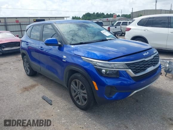 ✅ 2022 Kia Seltos LX • VIN: KNDEPCAA3N7322222 • Lot: 42672250. Wystawiony na IAAI z przebiegiem 48 074 mil. Bezpłatny archiwum sprzedaży aukcyjnych z USA i szczegółowy raport historii pojazdu na DreamBid. Zdjęcie 1.