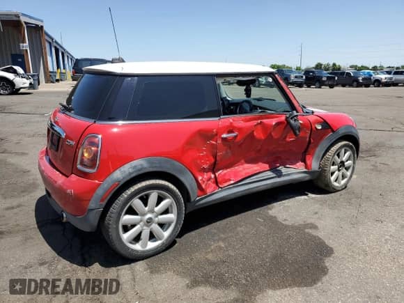 2009 MINI Hardtop with VIN WMWMF33549TU71215, listed as a Copart auction lot 62721075 with 141,040 mi miles and Non repairable. Bid and sale history available at DreamBid. Image 3.