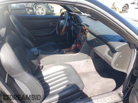 ✅ 2004 Mercedes-Benz SLK 230/320 • VIN: WDBKK65FX4F308099 • Lot: 42320907. Listed on IAAI with 173,122 mi. Free auction sales archive from the USA and detailed vehicle history report at DreamBid. Image 5.