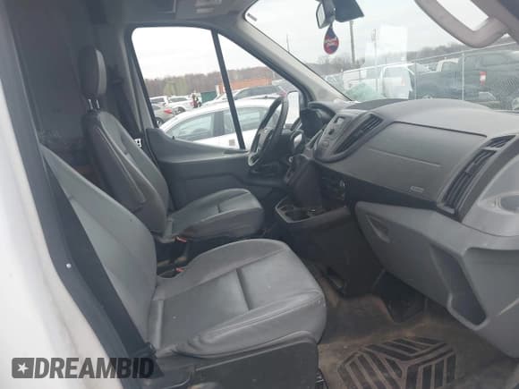 ✅ 2016 Ford Transit Cargo • VIN: 1FTYR2CM3GKA99267 • Лот: 43636699. Опубликован ранее на IAAI с пробегом 242 268 миль. Бесплатный доступ к архиву аукционных продаж из США и подробный отчёт об истории автомобиля на DreamBid. Изображение 5.