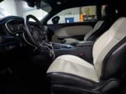 ✅ 2018 Dodge Challenger GT • VIN: 2C3CDZGG5JH217313 • Lot: 71268954. Wystawiony na Copart z przebiegiem 53 124 mil. Bezpłatny archiwum sprzedaży aukcyjnych z USA i szczegółowy raport historii pojazdu na DreamBid. Zdjęcie 7.