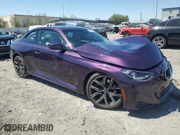 ✅ 2024 BMW 2 Series 230i • VIN: 3MW23CM06R8E50697 • Lot: 68741865. Wystawiony na Copart z przebiegiem 34 220 mil. Bezpłatny archiwum sprzedaży aukcyjnych z USA i szczegółowy raport historii pojazdu na DreamBid. Zdjęcie 4.