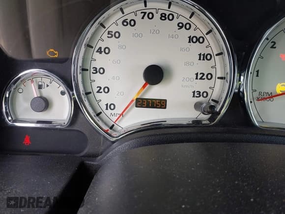 ✅ 2006 Saturn VUE • VIN: 5GZCZ33D86S826688 • Lot: 41613636. Wystawiony na IAAI z przebiegiem 237 759 mil. Bezpłatny archiwum sprzedaży aukcyjnych z USA i szczegółowy raport historii pojazdu na DreamBid. Zdjęcie 7.