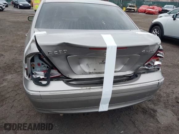 ✅ 2007 Mercedes-Benz C 280 Luxury • VIN: WDBRF92HX7F871684 • Lot: 41461023. Wystawiony na IAAI z przebiegiem 176 038 mil. Bezpłatny archiwum sprzedaży aukcyjnych z USA i szczegółowy raport historii pojazdu na DreamBid. Zdjęcie 6.