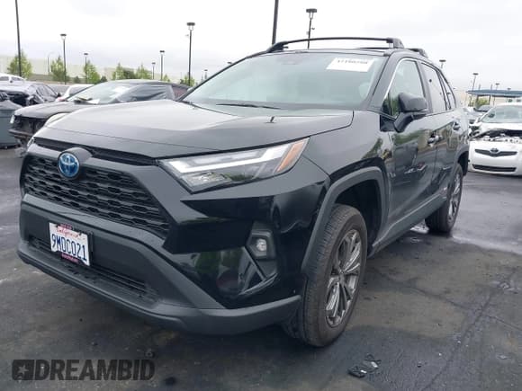 ✅ 2024 Toyota RAV4 Hybrid XLE Premium • VIN: 4T3B6RFV6RU159449 • Lot: 42180580. Wystawiony na IAAI z przebiegiem 17 930 mil. Bezpłatny archiwum sprzedaży aukcyjnych z USA i szczegółowy raport historii pojazdu na DreamBid. Zdjęcie 17.