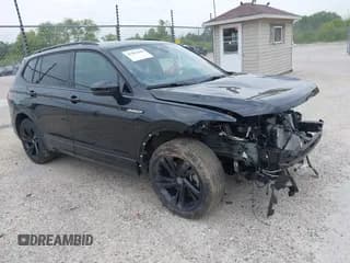 ✅ 2024 Volkswagen Tiguan SE R-Line Black • VIN: 3VV8B7AX2RM019937 • Lot: 42462068. Wystawiony na IAAI z przebiegiem 24 904 mil. Bezpłatny archiwum sprzedaży aukcyjnych z USA i szczegółowy raport historii pojazdu na DreamBid. Zdjęcie 1.