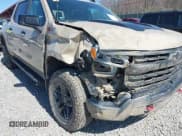 ✅ 2022 Chevrolet Silverado 1500 LT Trail Boss • VIN: 3GCUDFED1NG689442 • Lot: 41994642. Wystawiony na IAAI z przebiegiem 26 598 mil. Bezpłatny archiwum sprzedaży aukcyjnych z USA i szczegółowy raport historii pojazdu na DreamBid. Zdjęcie 6.