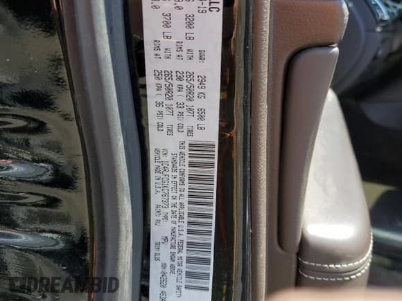 ✅ 2019 Jeep Grand Cherokee Overland • VIN: 1C4RJFCG1KC767373 • Lot: 69255835. Listed on Copart with 82,243 mi. Free auction sales archive from the USA and detailed vehicle history report at DreamBid. Image 14.