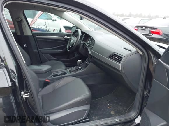 ✅ 2020 Volkswagen Jetta S • VIN: 3VWC57BUXLM091705 • Лот: 43737258. Опубликован ранее на IAAI с пробегом 69 176 миль. Бесплатный доступ к архиву аукционных продаж из США и подробный отчёт об истории автомобиля на DreamBid. Изображение 5.