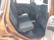 ✅ 2017 Ford Escape SE • VIN: 1FMCU9GD1HUD26131 • Lot: 42388099. Wystawiony na IAAI z przebiegiem 86 069 mil. Bezpłatny archiwum sprzedaży aukcyjnych z USA i szczegółowy raport historii pojazdu na DreamBid. Zdjęcie 8.