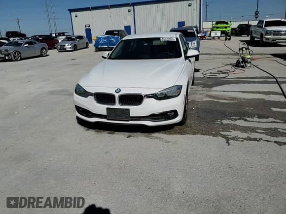 ✅ 2016 BMW 3 Series 320i • VIN: WBA8E1G56GNT99647 • Lot: 86882005. Listed on Copart with 151,336 mi. Free auction sales archive from the USA and detailed vehicle history report at DreamBid. Image 14.