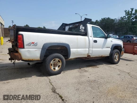 ✅ 2005 Chevrolet Silverado 2500HD Work Truck • VIN: 1GCHK24U45E109139 • Лот: 61423745. Опубликован ранее на Copart с пробегом 87 475 миль. Бесплатный доступ к архиву аукционных продаж из США и подробный отчёт об истории автомобиля на DreamBid. Изображение 3.