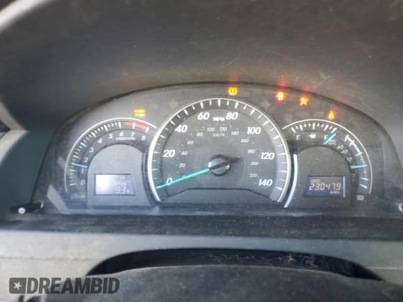 ✅ 2014 Toyota Camry XLE • VIN: 4T4BF1FK4ER360332 • Lot: 90710945. Listed on Copart with 230,479 mi. Free auction sales archive from the USA and detailed vehicle history report at DreamBid. Image 9.