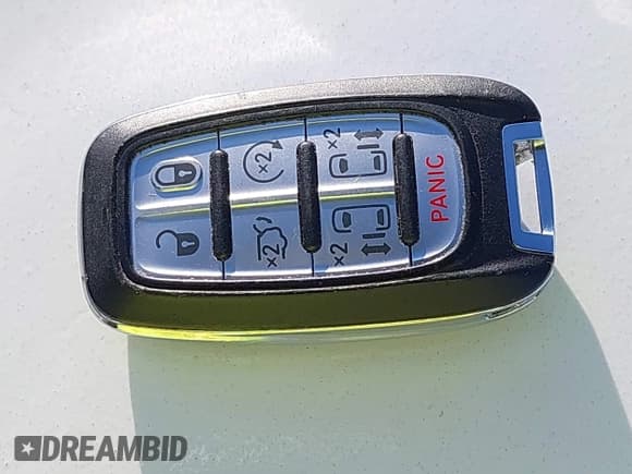 ✅ 2020 Chrysler Voyager LXi • VIN: 2C4RC1DG7LR266024 • Лот: 43552877. Опубликован ранее на IAAI с пробегом 113 835 миль. Бесплатный доступ к архиву аукционных продаж из США и подробный отчёт об истории автомобиля на DreamBid. Изображение 11.