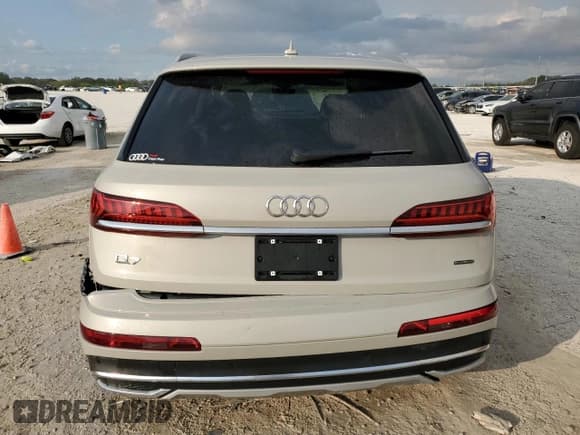 ✅ 2022 Audi Q7 Prestige • VIN: WA1VXBF70ND001970 • Лот: 85064484. Опубликован ранее на Copart с пробегом 40 638 миль. Бесплатный доступ к архиву аукционных продаж из США и подробный отчёт об истории автомобиля на DreamBid. Изображение 6.