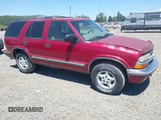 ✅ 1999 Chevrolet Blazer LS • VIN: 1GNDT13W9XK122778 • Lot: 42647297. Wystawiony na IAAI z przebiegiem 213 088 mil. Bezpłatny archiwum sprzedaży aukcyjnych z USA i szczegółowy raport historii pojazdu na DreamBid. Zdjęcie 1.