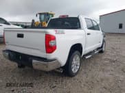 ✅ 2018 Toyota Tundra SR5 • VIN: 5TFDW5F12JX735228 • Лот: 43255268. Опубликован ранее на IAAI с пробегом 47 638 миль. Бесплатный доступ к архиву аукционных продаж из США и подробный отчёт об истории автомобиля на DreamBid. Изображение 4.