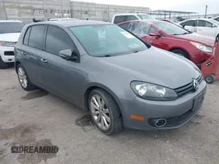 ✅ 2013 Volkswagen Golf TDI w/Sunroof & Nav • VIN: WVWNM7AJ3DW121845 • Лот: 42414147. Опубликован ранее на IAAI с пробегом 92 478 миль. Бесплатный доступ к архиву аукционных продаж из США и подробный отчёт об истории автомобиля на DreamBid. Изображение 1.