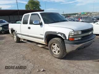 1999 Chevrolet Silverado 1500 LS z VIN 1GCEK19T6XE177409, wystawiony jako IAAI lot #43454625 z przebiegiem 206 574 mil mil oraz . Historia ofert i sprzedaży dostępna na DreamBid. Obrazek 1.