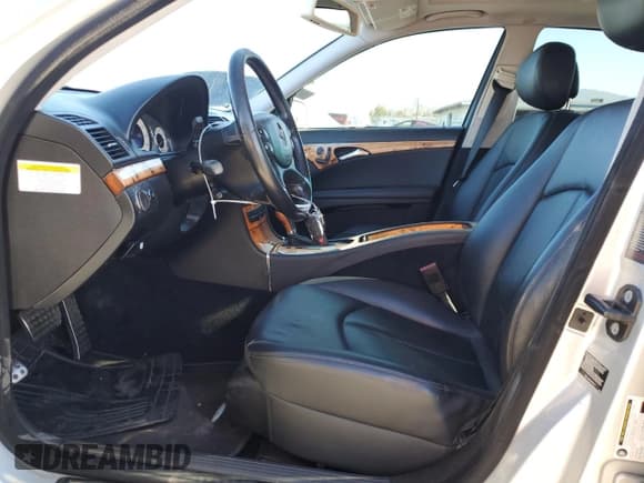 ✅ 2007 Mercedes-Benz E 350 • VIN: WDBUF56X67B155408 • Lot: 90650735. Wystawiony na Copart z przebiegiem 150 725 mil. Bezpłatny archiwum sprzedaży aukcyjnych z USA i szczegółowy raport historii pojazdu na DreamBid. Zdjęcie 7.