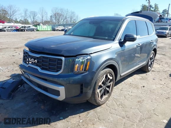 ✅ 2024 Kia Telluride S • VIN: 5XYP64GC0RG527984 • Lot: 41661864. Listed on IAAI with 15,401 mi. Free auction sales archive from the USA and detailed vehicle history report at DreamBid. Image 17.