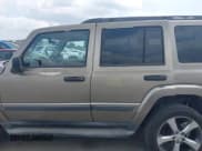 ✅ 2006 Jeep Commander • VIN: 1J8HG48K86C191324 • Lot: 42121472. Wystawiony na IAAI z przebiegiem 220 098 mil. Bezpłatny archiwum sprzedaży aukcyjnych z USA i szczegółowy raport historii pojazdu na DreamBid. Zdjęcie 14.
