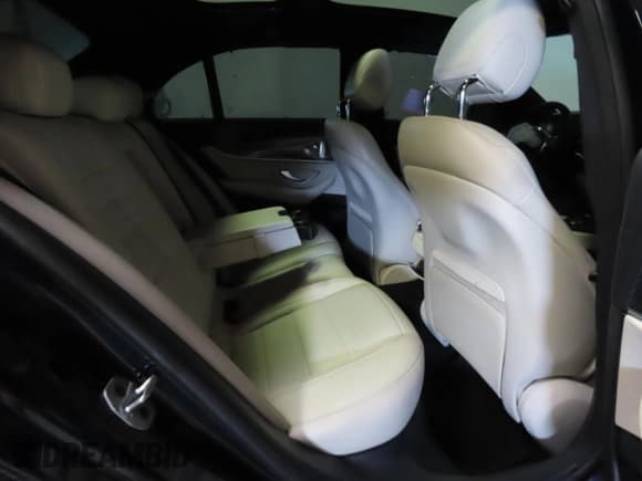 ✅ 2020 Mercedes-Benz E 63 S AMG • VIN: WDDZF8KB2LA742892 • Лот: 41627755. Опубликован ранее на Copart с пробегом 81 262 миль. Бесплатный доступ к архиву аукционных продаж из США и подробный отчёт об истории автомобиля на DreamBid. Изображение 5.