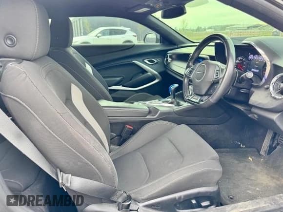 ✅ 2019 Chevrolet Camaro 1SS • VIN: 1G1FE1R76K0151129 • Lot: 65833465. Wystawiony na Copart z przebiegiem 41 111 mil. Bezpłatny archiwum sprzedaży aukcyjnych z USA i szczegółowy raport historii pojazdu na DreamBid. Zdjęcie 5.