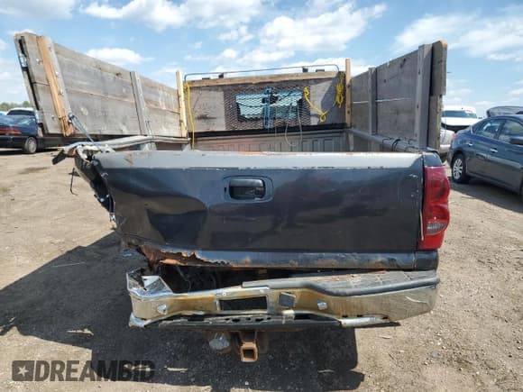 ✅ 2003 Chevrolet Silverado 1500 LS • VIN: 1GCEK14T23Z122286 • Lot: 55646525. Listed on Copart with 260,875 mi. Free auction sales archive from the USA and detailed vehicle history report at DreamBid. Image 6.