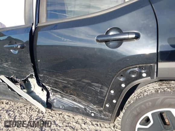 ✅ 2017 Jeep Renegade Trailhawk • VIN: ZACCJBCB9HPG60725 • Лот: 43457037. Опубликован ранее на IAAI с пробегом 82 246 миль. Бесплатный доступ к архиву аукционных продаж из США и подробный отчёт об истории автомобиля на DreamBid. Изображение 19.